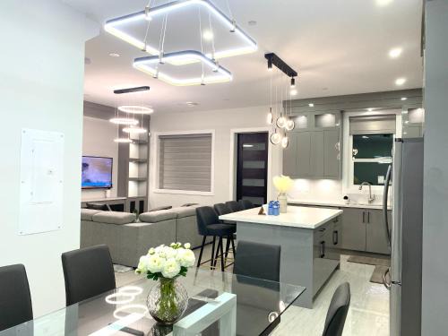 Hastings Apartment | Modern and New house near PNE with Big Garden and Free Parking