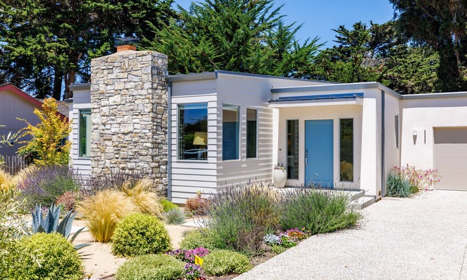 Mission Fields House | Modern and Quiet Dream Getaway