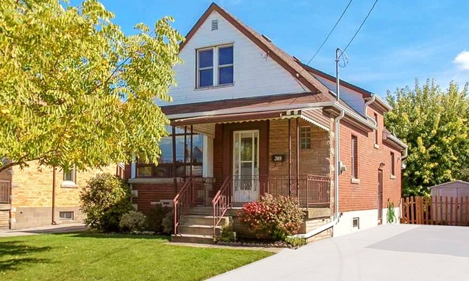 Hamilton House | Modern and Sanitized Comfy Place to Stay