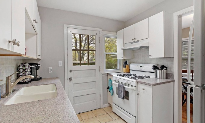 Libertyville Apartment | Modern and Spacious 2-Story