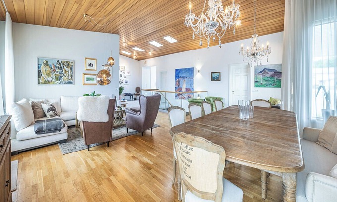Haaleiti House | Modern and Spacious house in Langagerði - Birta Rentals