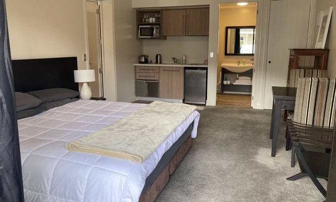 Cardrona Apartment | Modern and spacious studio apartment in the beautiful Cardrona Valley