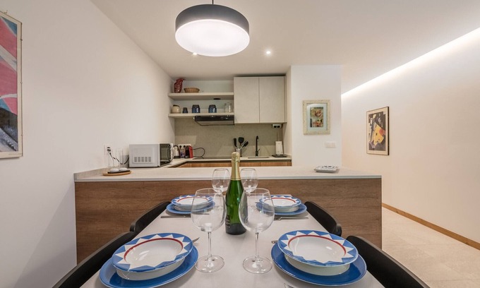 Les Praz-de-Chamonix Apartment | Modern apartment with terrace and parking