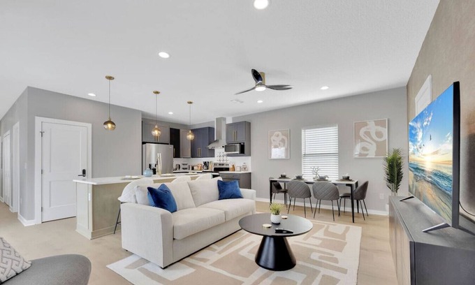 Jacksonville Beach Apartment | Modern Apartment with Rooftop
