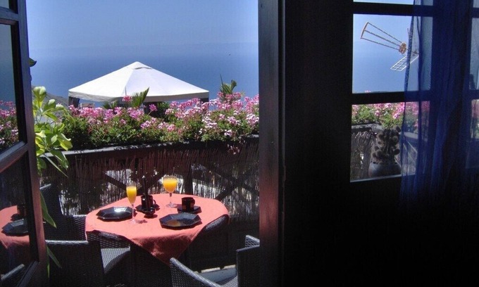 El Guincho Apartment | Modern apartment with balcony and sea view