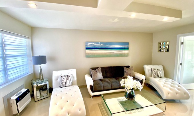North Bay Village Apartment | Modern apartment with Miami Skyline view on the bay 5 min to beach free parking