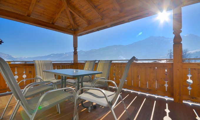 Furth Apartment | Modern apartment, private sauna, spectacular views, 5 min to ski lifts
