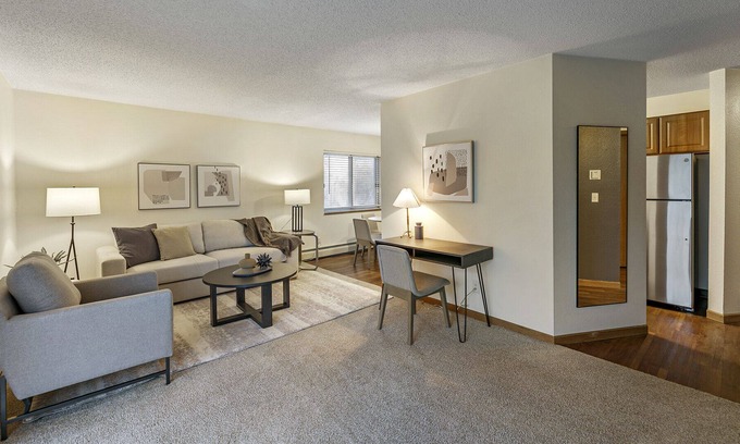 North Oaks Apartment | Modern Apartment in Prime Location (ID1017X869)