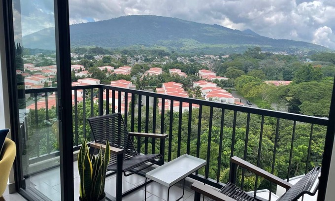 Santa Tecla Apartment | Modern Apartment 901 with Panoramic Volcano View - Santa Tecla