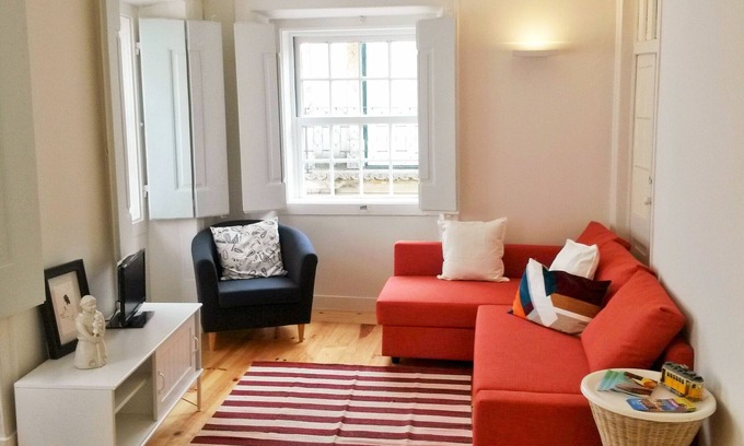 Encarnacao Apartment | Modern Apartment, Bairro Alto neighbourhood