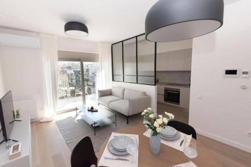 Kaisariani Apartment | Modern apartment close to Athens city center (Form F2)