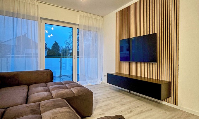 Bad Salzuflen Apartment | Modern apartment with balcony - near Kurpark & trade fair