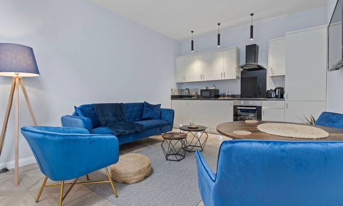 Mapperley Condo | Modern Apartment Double Bed |Free Parking| Suite 4
