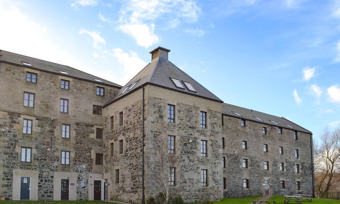 Waren Mill Cottage | Modern apartment with stunning views over to Budle Bay and Holy Island.