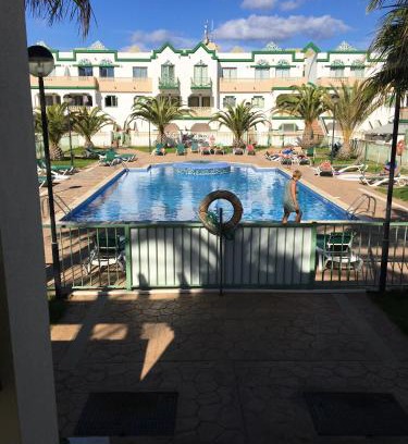 Caleta de Fuste Apartment | Modern apartment in Caleta de Fuste 60m² with shared pool