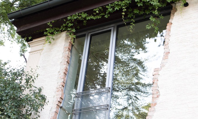 Riedlingen Hotel | Modern apartment in historic villa with park in the center of the old town