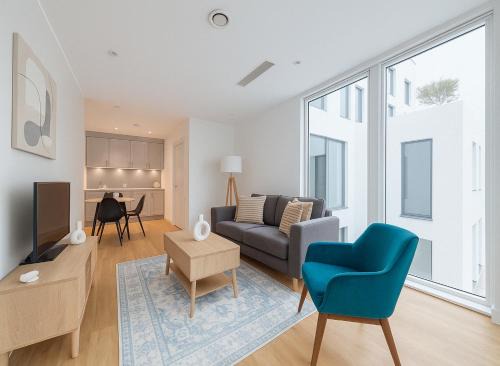 Ealing Broadway Apartment | Modern Apartment in Ealing