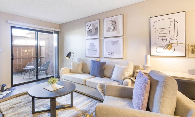 Country Club Apartment | Modern Apartment in Prime Location (ID8178X56)