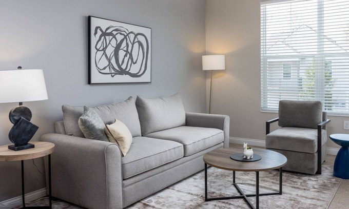 Lewis Center Apartment | Modern Apartment in Prime Location (ID4410X01)