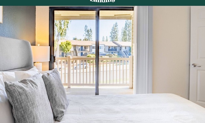 South Redlands Apartment | Modern Apartment in Prime Location (ID7963X57)