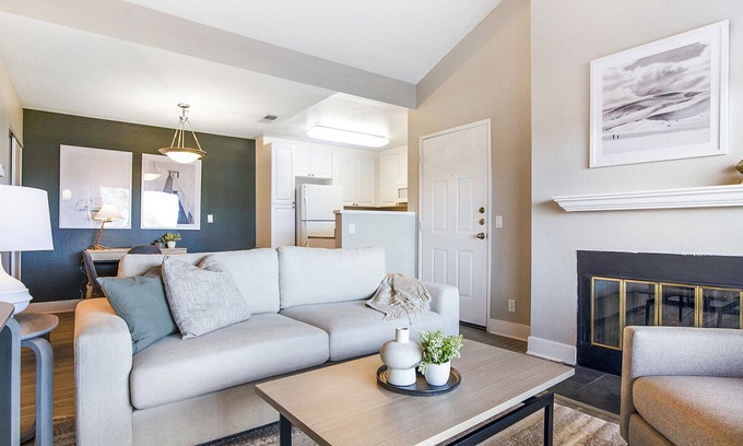 South Redlands Apartment | Modern Apartment in Prime Location (ID8806X71)