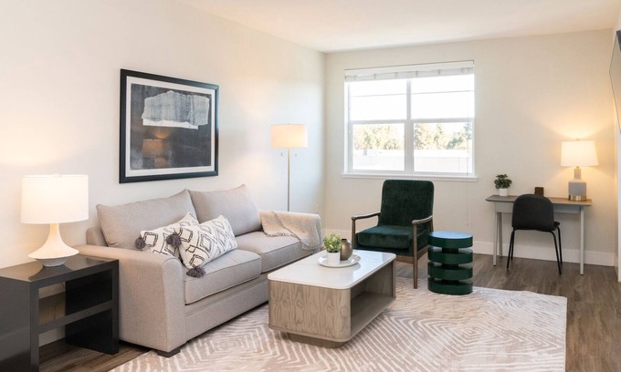 Centerville Apartment | Modern Apartment in Prime Location (ID9011X3)