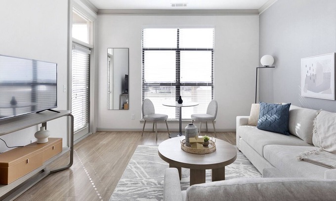 Garland Apartment | Modern Apartment in Prime Location (ID7989X65)