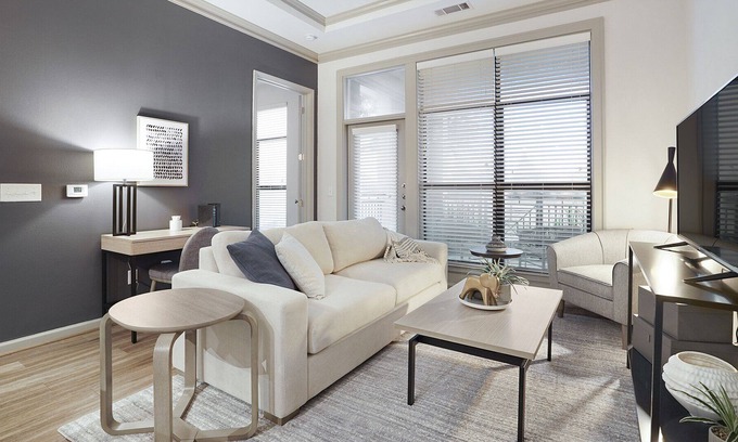 Garland Apartment | Modern Apartment in Prime Location (ID9415X18)