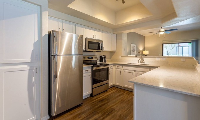 Mesa Apartment | Modern Apartment in Prime Location (ID5140X6)