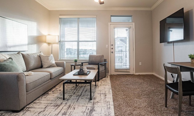 Atascocita Apartment | Modern Apartment in Prime Location (ID6174X85)