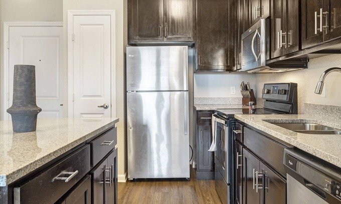 Meadow Woods Apartment | Modern Apartment in Prime Location (ID9830X56)