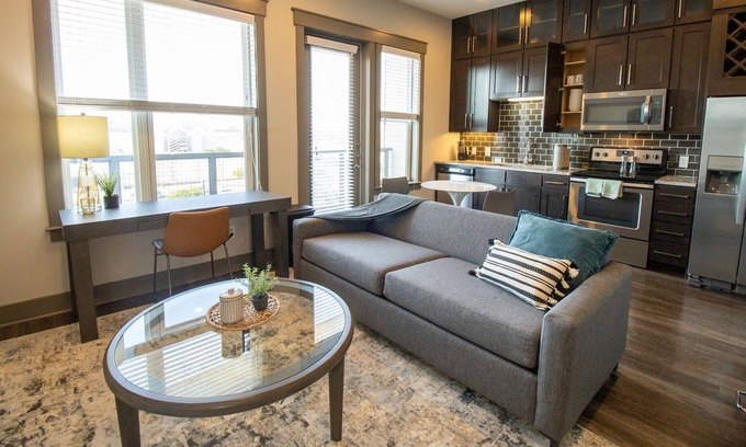 Vickery Meadow Apartment | Modern Apartment in Prime Location (ID1949)