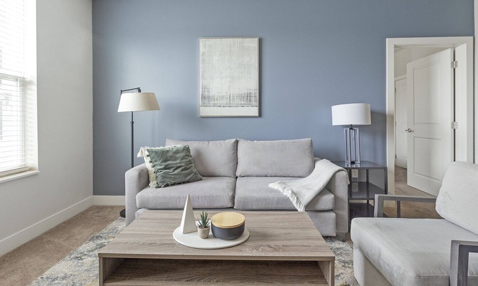 Toledo Apartment | Modern Apartment in Prime Location (ID8146X6)