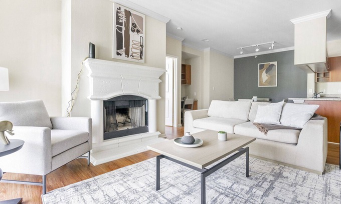 McCain Apartment | Modern Apartment in Prime Location (ID9848X15)