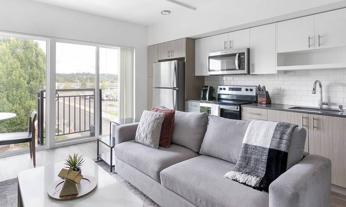 Kent Apartment | Modern Apartment in Prime Location (ID1963X41)