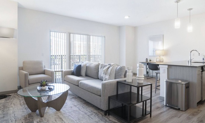 Kent Apartment | Modern Apartment in Prime Location (ID8681X30)