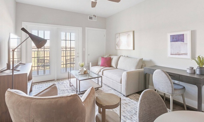 Jefferson Apartment | Modern Apartment in Prime Location (ID1213X362)