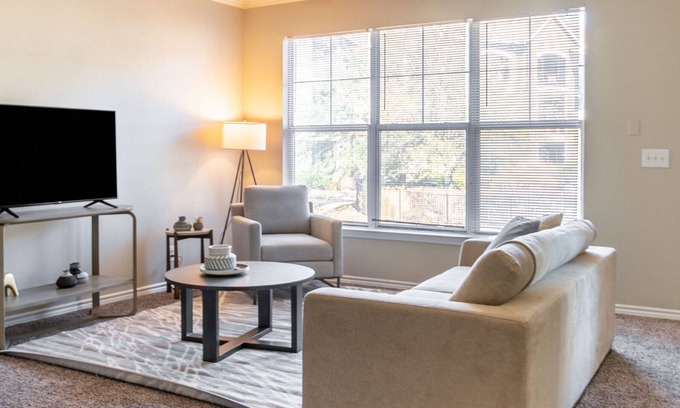 South Tulsa Apartment | Modern Apartment in Prime Location (ID8628X77)