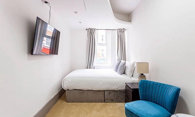Ealing Apartment | Modern Apartment in the Heart of Ealing, London.