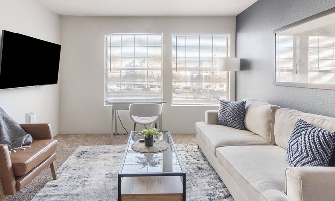 Albuquerque Apartment | Modern Apartment in Prime Location (ID3503X3)