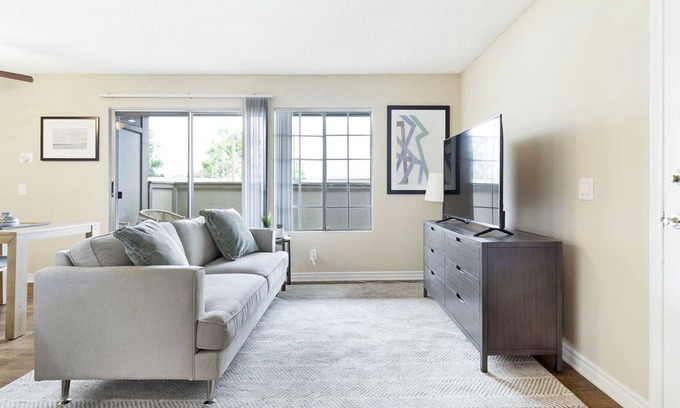 Los Serranos Apartment | Modern Apartment in Prime Location (ID8313X81)