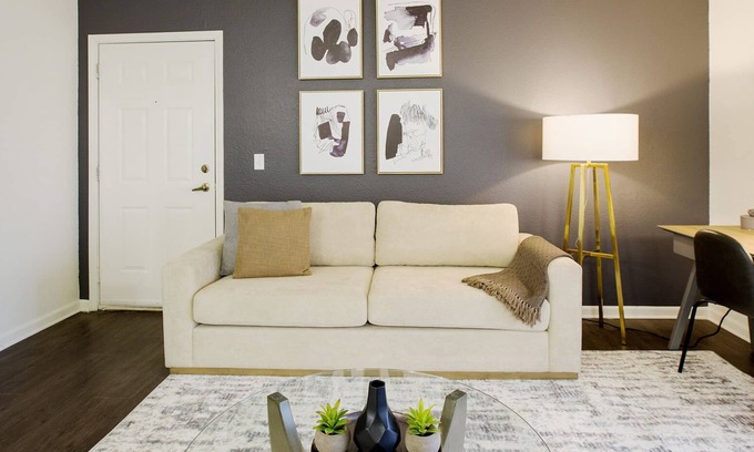 Fort Wayne Apartment | Modern Apartment in Prime Location (ID8356X09)
