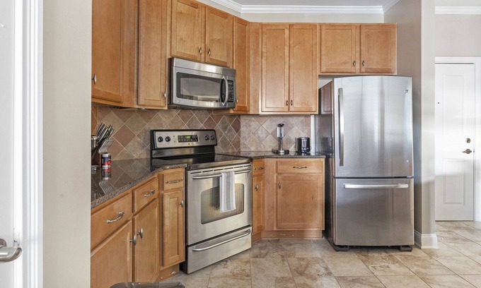 Greensboro Apartment | Modern Apartment in Prime Location (ID1285X345)