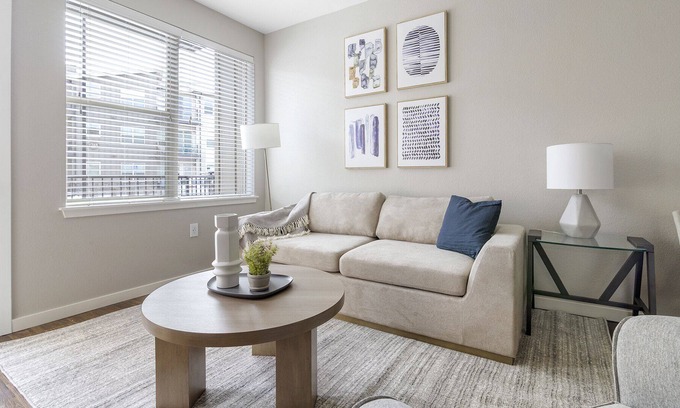 Louisville Apartment | Modern Apartment in Prime Location (ID1266X740)