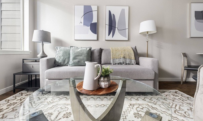 Louisville Apartment | Modern Apartment in Prime Location (ID3151X13)