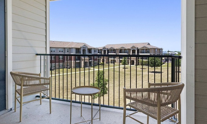 Brooks City Base Apartment | Modern Apartment in Prime Location (ID9228X01)