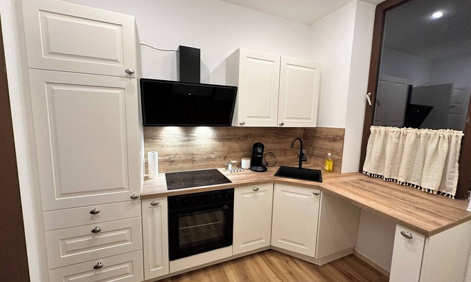 Antonsviertel Condo | Modern apartment near the main train station - central & well connected
