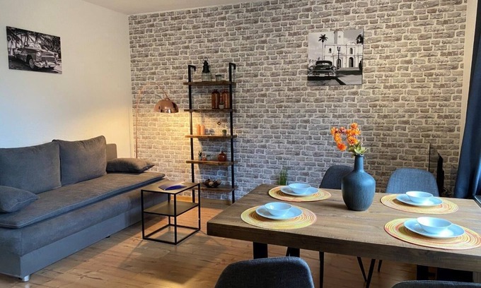 Duisburg Mitte Apartment | Modern apartment near Duisburg main station, 10 min from Düsseldorf main station