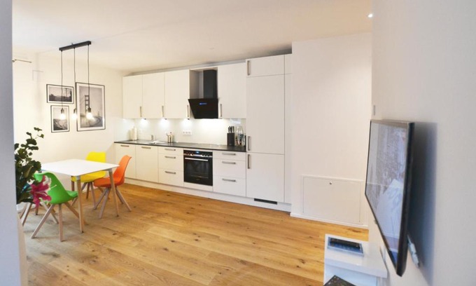 Obersendling Apartment | Modern apartment near downtown
