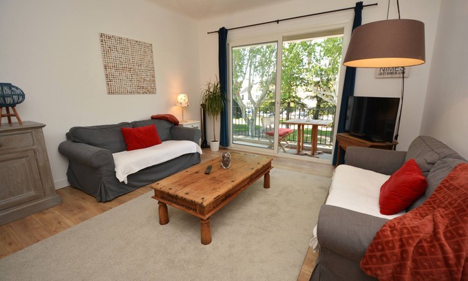 Tarascon Apartment | Modern apartment near historical center Tarascon